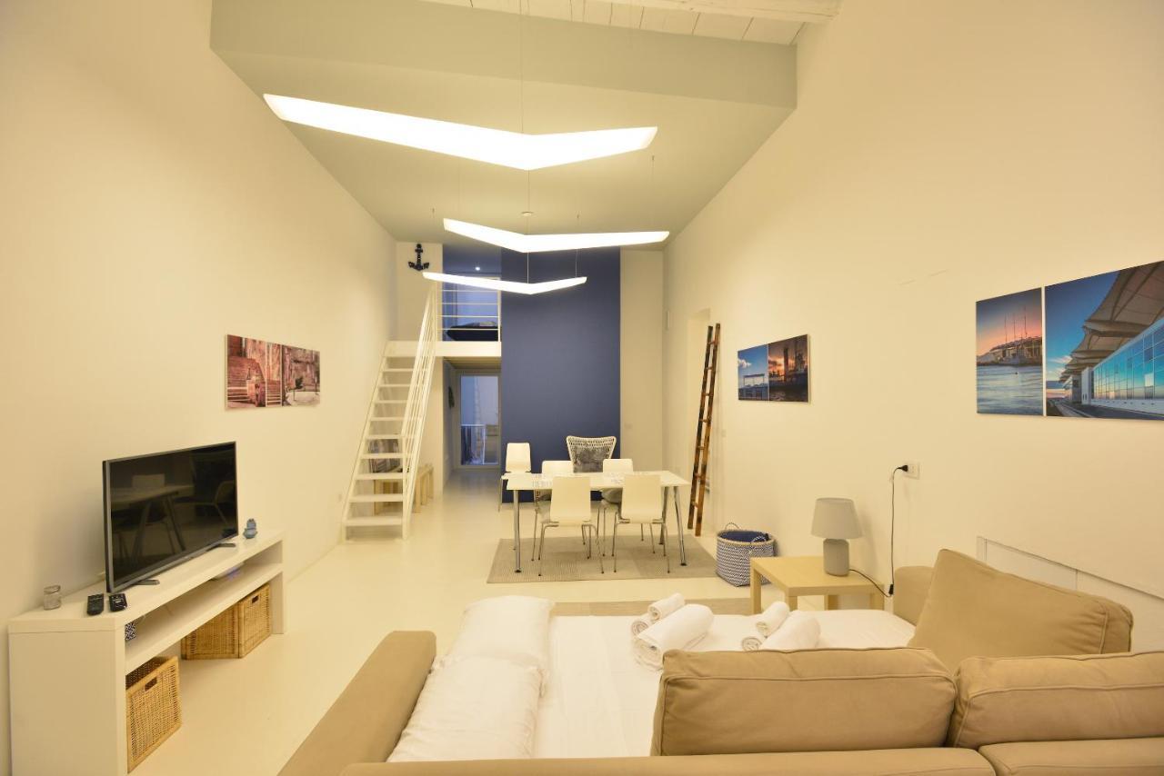 Izzhome Loft 84 Кальярі Екстер'єр фото
